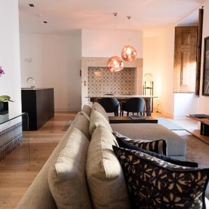 Flora Chiado Apartments