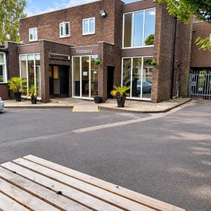 The Avenue Club and Lodge