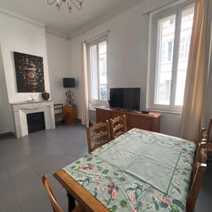 Spacieux appartement T4 avec cours privée