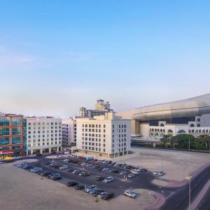 Hilton Garden Inn Dubai, Mall Avenue