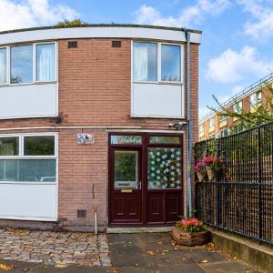 Regents Park 4-Bed House Sleeps 8 & Pet Friendly