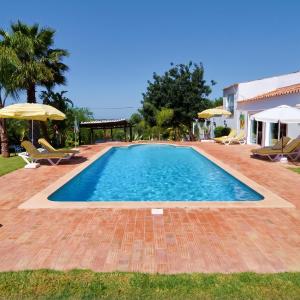 Elegant villa with sea view in Loulé + private pool