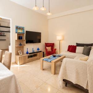 Niki Apt by The Grid Collective Parking,500Mbps,Near OAKA,Kifisias Business Hub