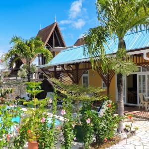 Charming villa in Blue Bay with private pool