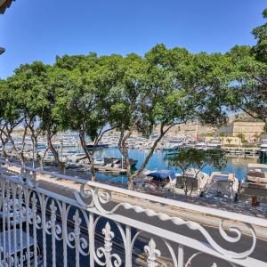 Waterfront Apartment with Marina Views