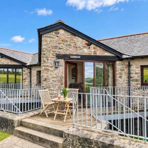 Barnfield - Beautiful Barn, River views, Close to Quay