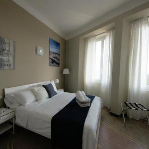 Luna Rooms