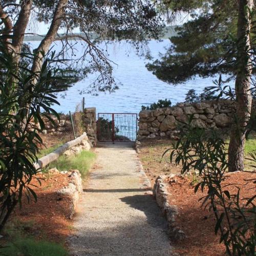 Apartments by the sea Zavala, Hvar - 8774