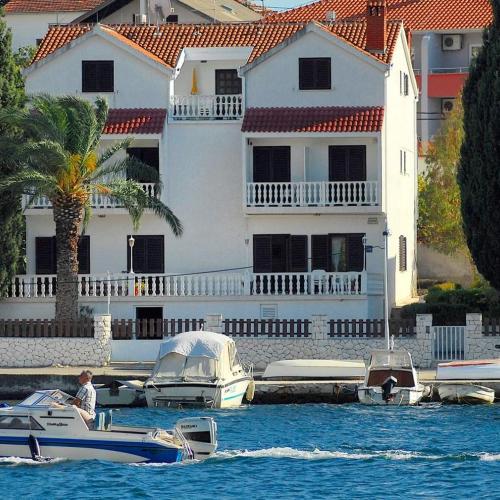 Apartments and rooms by the sea Seget Vranjica, Trogir - 5160