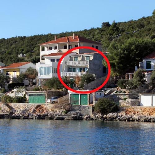 Apartments by the sea Vinisce, Trogir - 5981