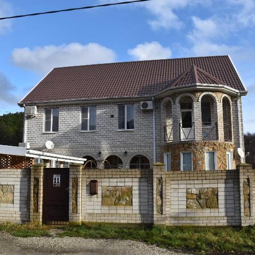 Nadezhda Guesthouse