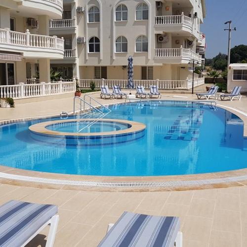 Beautiful 1 bed apt, walking distance to sea RA