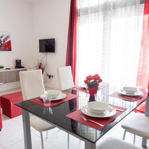 Seafront apartment between Valletta and Sliema