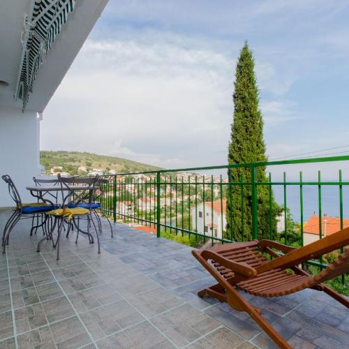 Apartments Vinko - 80m from beach