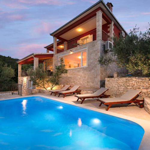 Luxury Villa Stairway to Heaven with Pool