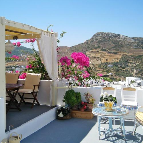 House with one bedroom in Skyros with wonderful mountain view furnished terrace and WiFi 4 km from t