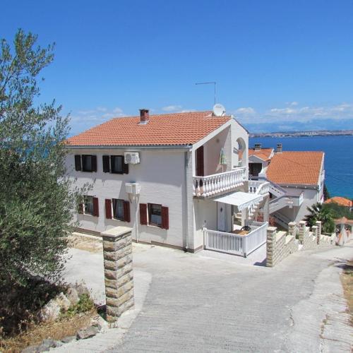 Apartments Nada - 100 m from beach