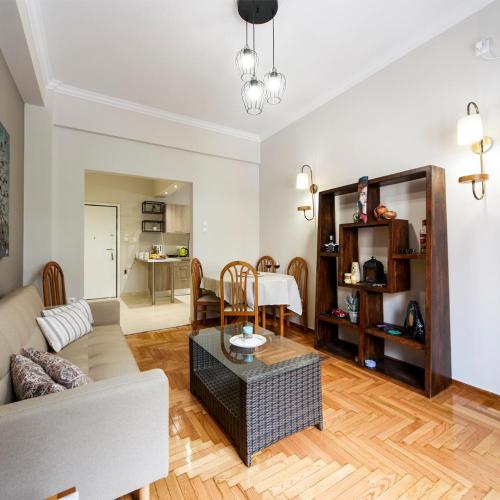Delightful Apt. & Location In Heart Of Athens!