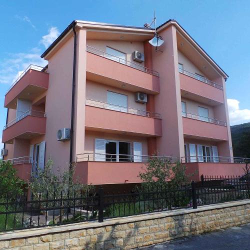 Apartments in Selce 17077