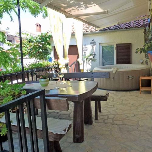 Apartment in Njivice/Insel Krk 38719