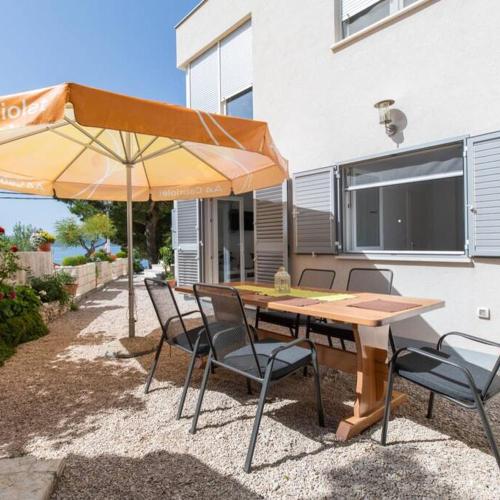 Brand new apartment near beach with barbecue