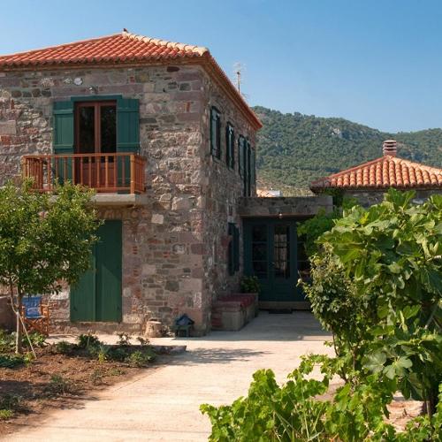 TRADITIONAL STONE HOUSE IN GAVATHAS NEAR THE SEA