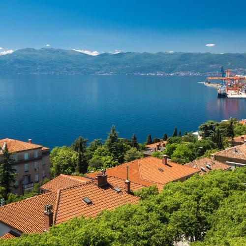 Apartment Maya Rijeka with stunning view