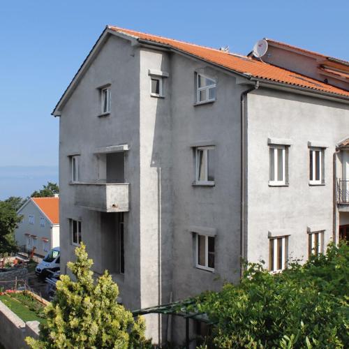 Apartments and rooms with parking space Njivice, Krk - 5458