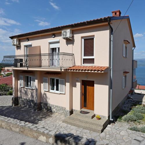 Apartments and rooms with parking space Vrbnik, Krk - 5299