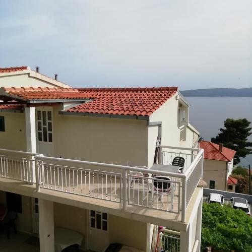 Apartments by the sea Pisak, Omis - 4815