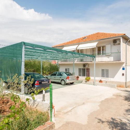 Apartments by the sea Slatine, Ciovo - 11047