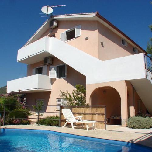 Family friendly apartments with a swimming pool Seget Vranjica, Trogir - 14409