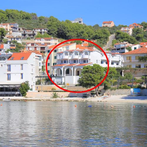 Apartments and rooms by the sea Trogir - 16536