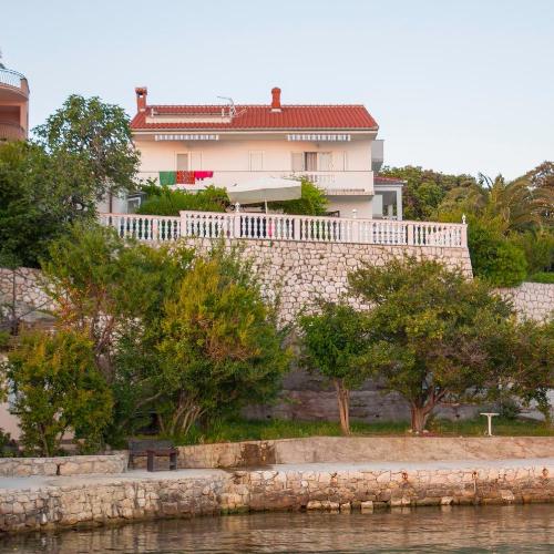 Apartments and rooms by the sea Supetarska Draga - Gonar, Rab - 16761