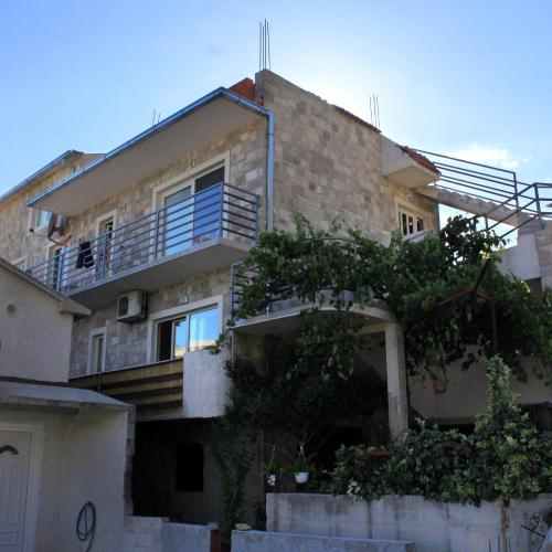 Apartments with a parking space Brela, Makarska - 789