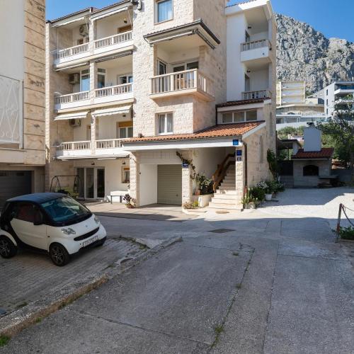 Apartments by the sea Duce, Omis - 5973