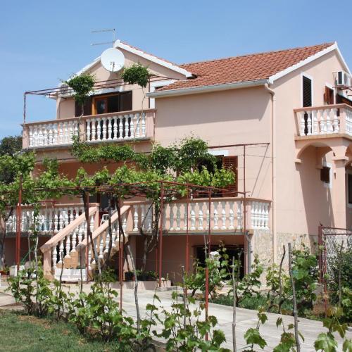 Apartments with a parking space Turanj, Biograd - 6197