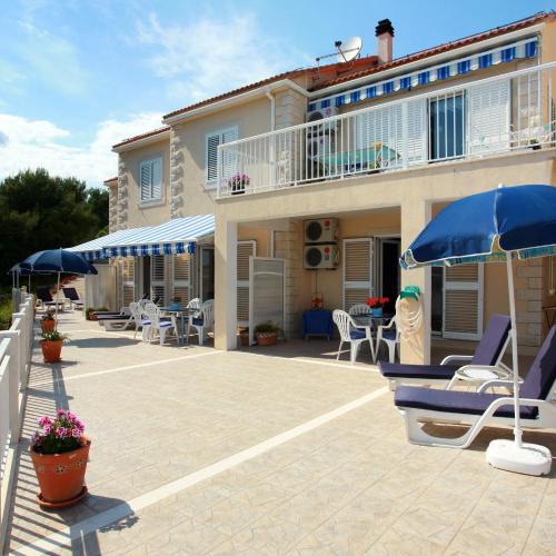 Apartments by the sea Sumartin, Brac - 2940