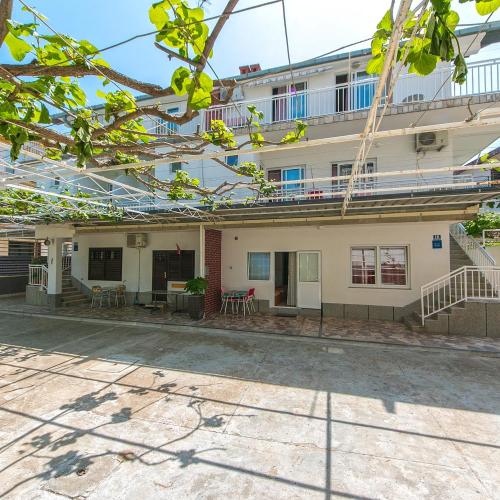 Apartments by the sea Podaca, Makarska - 4734