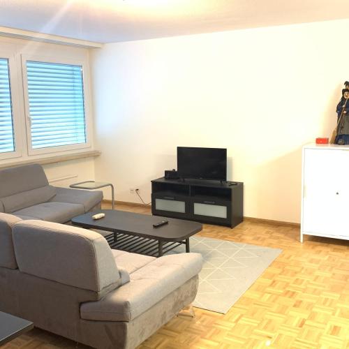 Large 3 room City Center Apartment Suitable for Couples and Families up to 5 people