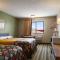 Super 8 by Wyndham Blackwell