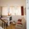 Apartment & Room Split Lea