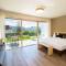 Haus Gregori Modern & Central Stay in Vineyard with Rooftop & Served Breakfast