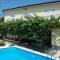 Aurelia Apartment