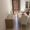 WHOLE HOLIDAY HOME APARTMENT FANTASTIC CIVITAVECCHIA da Pamino & Priscilla con due Camere letto