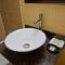 Aashram Hotel by Niagara River - Niagara Falls