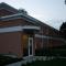 Aashram Hotel by Niagara River - Niagara Falls