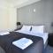 Plaka Elegant Apartment