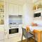Plaka Elegant Apartment