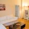 Foto: Two-Bedroom Apartment Town Hall with Free Parking 15/22